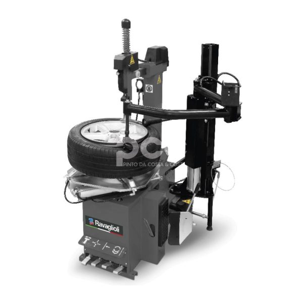 Máquina Ravaglioli G7441V.22 – desmontagem e montagem eficiente de pneus em ambiente profissional