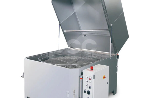 Máquina de limpeza de peças Washer 1150 com cesto rotativo de 1150 mm, adequada para peças grandes em ambiente oficinal ou industrial.