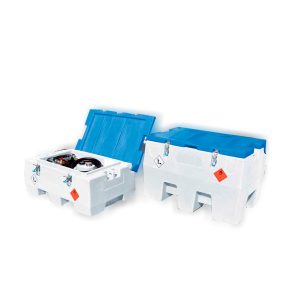 Depósito de AdBlue em polietileno com tampo e tubo de enchimento, pronto para uso oficinal ou industrial.