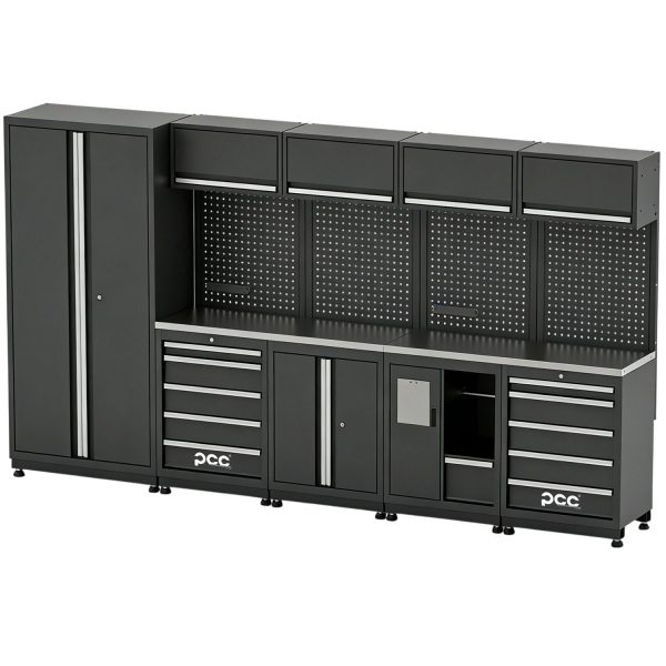 Móveis oficina PCC modelo L com armários metálicos, gaveteiros, painel perfurado e bancada de trabalho para oficinas profissionais.