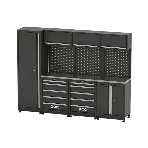 Mobiliário oficina PCC modelo M com armários metálicos, gaveteiros, painel perfurado e bancada de trabalho para oficinas profissionais.
